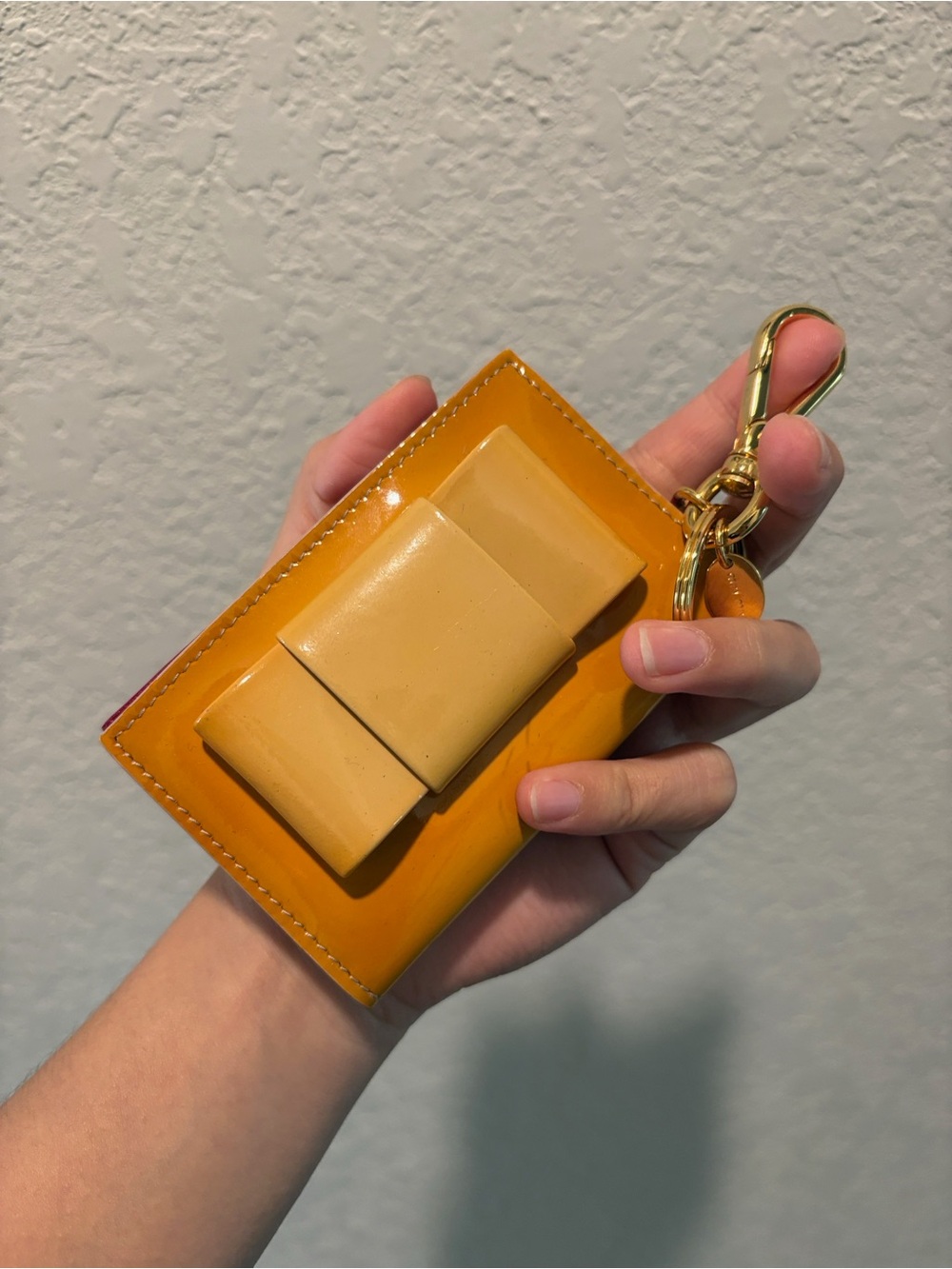 Miu Miu Glossy Patent Card Key Holder Wallet - Picture 2 of 12